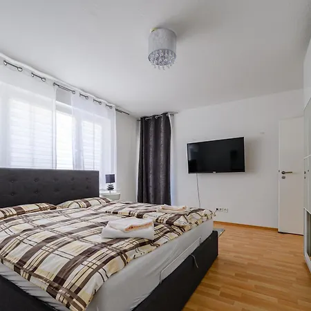 Отель 1,9 Km Zur Messe 3-zimmer-wohnung In Laatzen Id-3 *