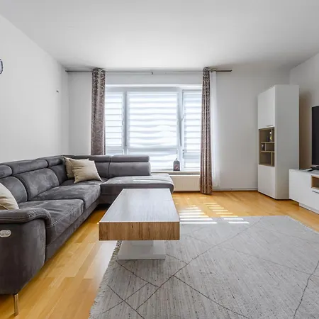 1,9 Km Zur Messe 3-zimmer-wohnung In Laatzen Id-3 *