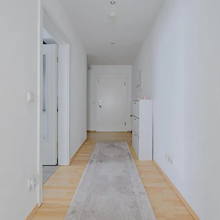 Отель 1,9 Km Zur Messe 3-zimmer-wohnung In Laatzen Id-3